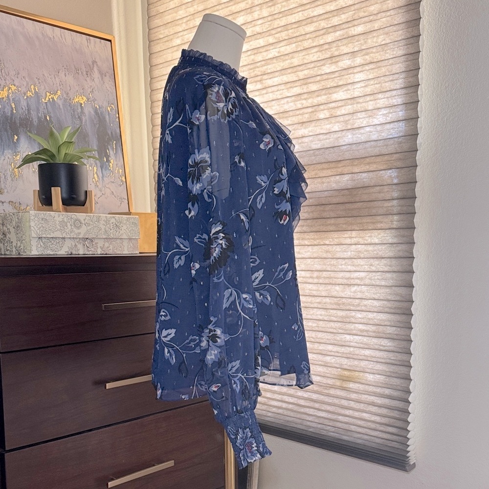 Woman's White House Black Market Navy Mock Ruffle Neck Chiffon Blouse. Size 12 - Picture 6 of 9